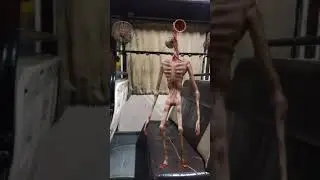 I saw siren Head in My Bus