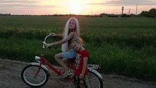 Поля: Хорошо у вас в деревне-соседей много воспитанных! Все работаем.