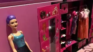Barbie ile alışveriş oyunu