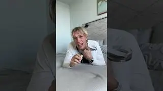 Acting like my fiancé 💁🏼‍♀️😂