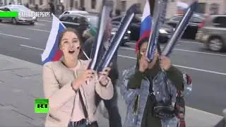 Russian fans celebrate win/Mexican fans celebrate win.Российские и мексиканские болельщики празднуют