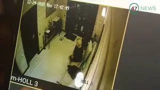 47news: Милана уносит ребёнка на улицу из дома Кержакова