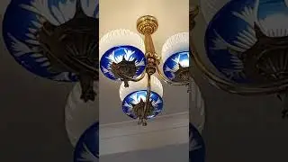 Москва, всё меняется на Северном  Речном вокзале,а вот люстры нет,ещё с тех далёких времён