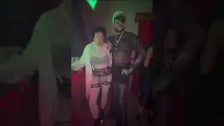 Вечеринка.