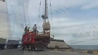 Bongkar Muatan Kapal Kargo// Skill Dewa// Buruh TKBM