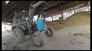 Погрузка кормов. Суета на работе!!!!