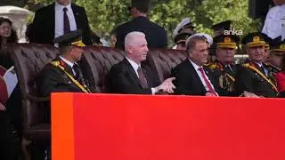 İstanbul Vatan Caddesi'nde Zafer Bayramı kutlaması