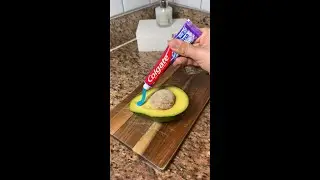 Mix toothpaste and avocado, the results are incredible! 🥑