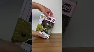 НЕЙМОВІРНИЙ FUNKO POP YODA з серії STAR WARS 