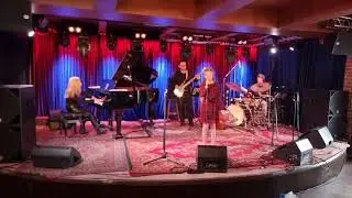 Василиса Гусарова (9 лет) - Alice in Wonderland (Dave Brubeck Trio cover)