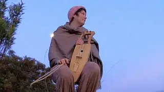 Hare Krishna-bhajan jouhikolla - Bengali tune played and sung with Karelian bowed lyre