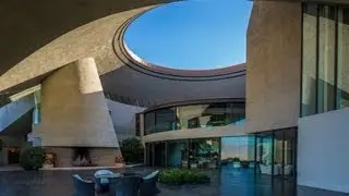 Космический дом в Калифорнии