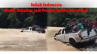 Mobil Dijadikan Perahu Ketika Lewat Sungai