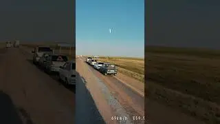 Автопоезд из легковых авто #буксировка #казахстан #дорога #сцепка