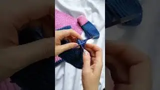 Не люблю чулочные спицы, поэтому пальчик на варежках вяжу круговыми.