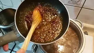 Kırşehir yöresine ait yufka ekmekli yeşil mercimek çorbası