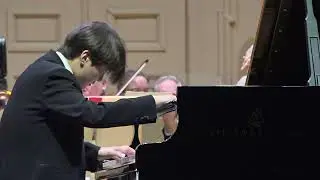 Seong-Jin Cho performs Ravel’s Piano Concerto for the left hand