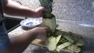 Как почистить ананас. Лайфхак.