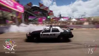 Pretending to be the police (cops) on Forza Horizon 5 #chasethemdown