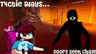 Playing Roblox | Doors Seek chase at Door 100 + Hotel Gameplay