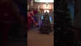 Дед мороз отжигает