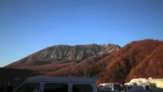 夕日に赤く染まる紅葉の大山
