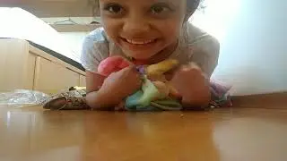 Abrindo meu pijama de unicórnio