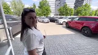 Смотрим машины! Красная бибика 🤣Света в восторге