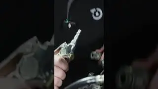Fast, low effort diesel injector removal with air-powered extractor | Part No. 8727 | Laser Tools |