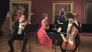 А.Корелли "Трио-соната соль-минор" для скрипки, виолончели и фортепиано в 4-х частях.