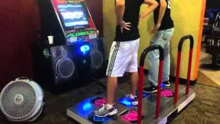 DDR Dance off @ The Clubhouse at Hackers: 3rd place match