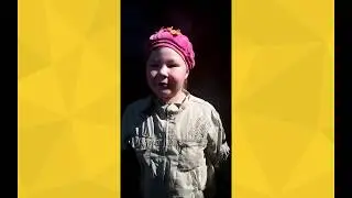 Сестрёнка рассказывает про своих животных