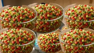 Taybeh and Azadeh make Iranian salad👌🥗 