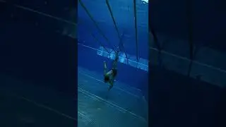 In the weightlessness… #ildaryoung #dancer #diving #freediving #contemporary #ballet #dance