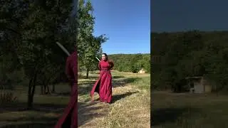 Девушка и шашка 001.  бросок из-под руки на 2 оборота + вращение с высокой восьмёркой