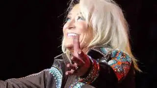 Tanya Tucker - Delta Dawn (Nashville, TN 6-3-23)