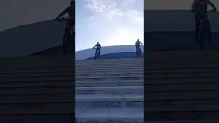 СВЕРХ СКОРОСТНОЙ И СИНХРОННЫЙ СПУСК ПО ОЛИМПИЙСКОЙ ЛЕСТНИЦЕ НА ВЕЛОСИПЕДАХ