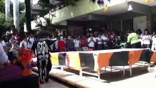 La muerte bailandö Gangnam Style