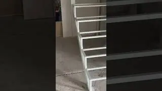 Каркас для лестницы из металла