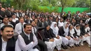 Lawyers’ delegation from District bar Kasur called on Chairman Imran Khan at Zaman Park.