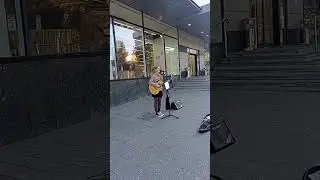 певица на Арбате Новом