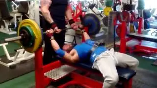 Ryan Goligher 115kg Bench Press with belt boner 😝
