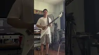 Friends came over for a bbq but you don’t start the party without  playing some guitar right? 😁