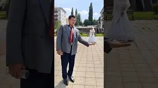 у кого есть модная фотка "невеста на ладошке"?😂