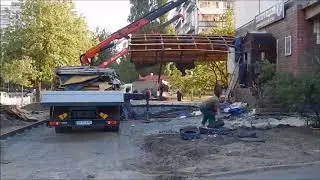 Благоустрий сносит очередной трактир.