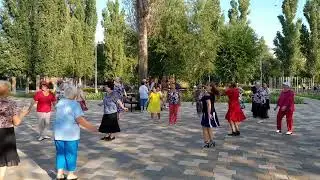 Ну что, девчата, по маленькой