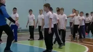 Урок физической культуры в 4 классе. Учитель Казанцев Алексей Евгеньевич.