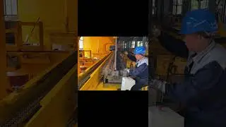 Efficient Collaboration: Transforming a Conical Steel Plate into a Lamp Post with a Bending Machine
