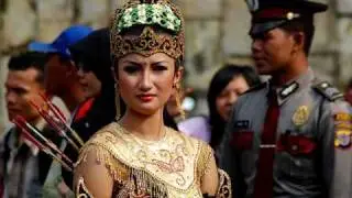 Tribal girls of Indonesia