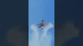 F-16 Deploying Flare Countermeasures! #aviation #shorts #f16 #jet #airshow